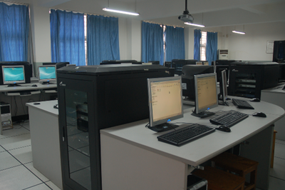 廣西建院計(jì)算機(jī)與信息技術(shù)系 培養(yǎng)計(jì)算機(jī)信息技術(shù)開發(fā)人才的搖籃